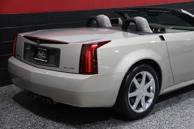 2006 Cadillac XLR - Image 9 of 21
