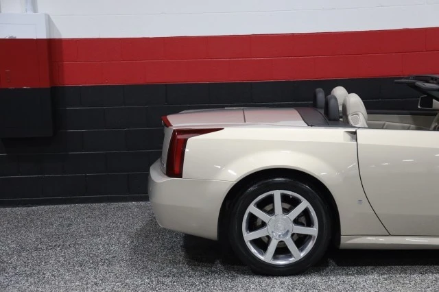 2006 Cadillac XLR - Image 5 of 21