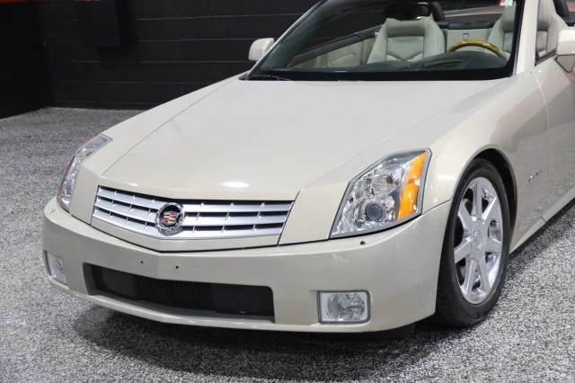 2006 Cadillac XLR - Image 13 of 21
