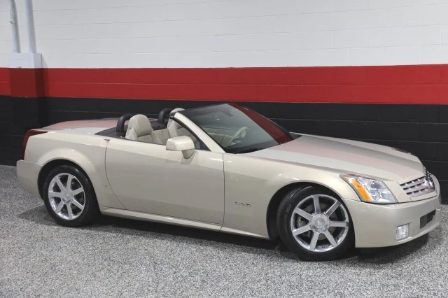 2006 Cadillac XLR - Image 2 of 21