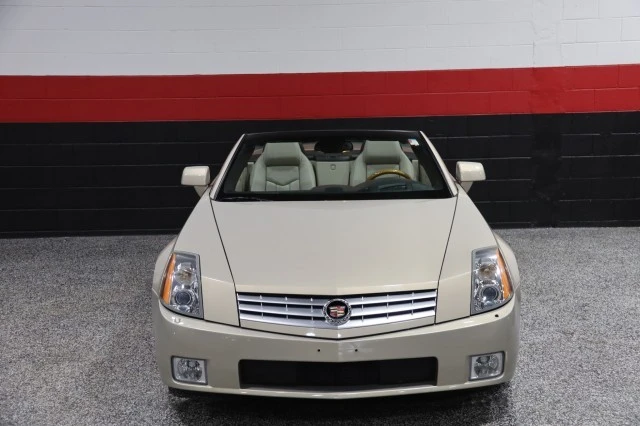 2006 Cadillac XLR - Image 12 of 21