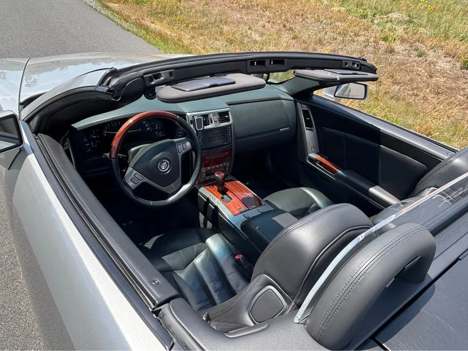 2006 Cadillac XLR - Image 11 of 16