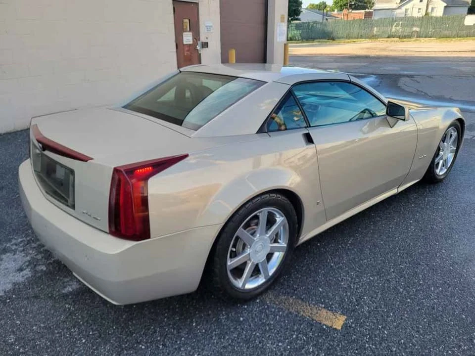 2006 Cadillac XLR - Image 3 of 9