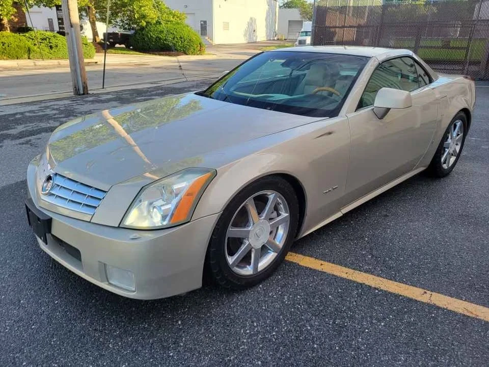 2006 Cadillac XLR - Image 2 of 9
