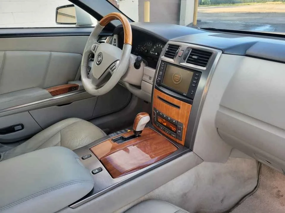 2006 Cadillac XLR - Image 5 of 9