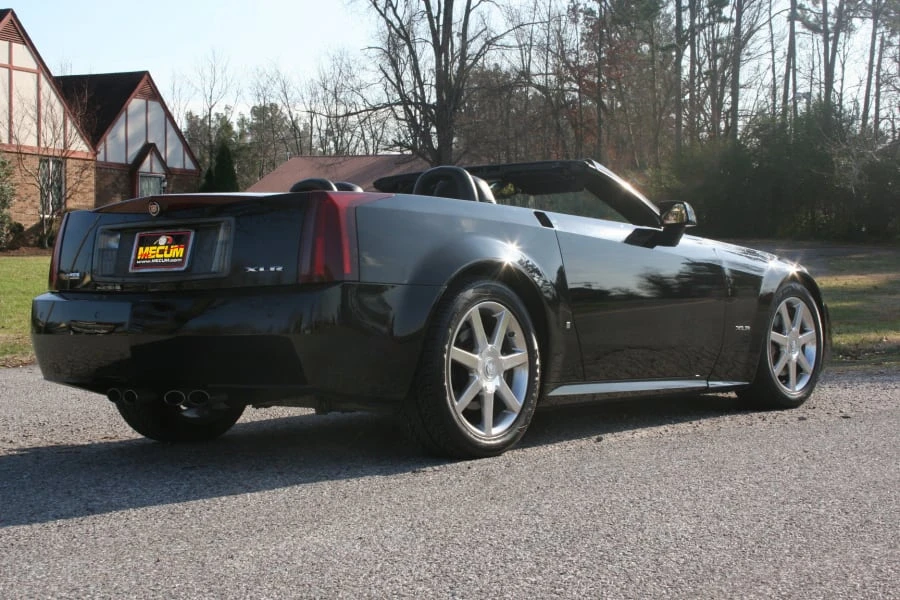 2006 Cadillac XLR - Image 2 of 8