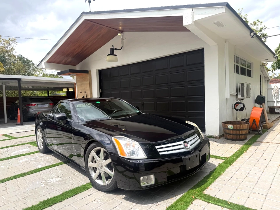 2006 Cadillac XLR - Image 5 of 21