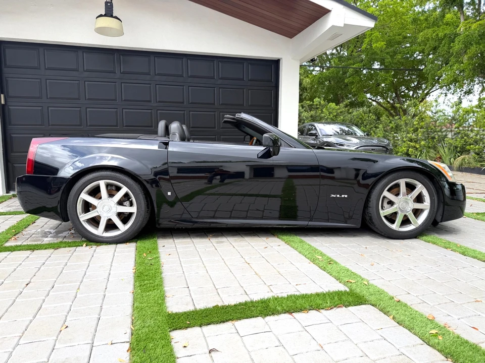 2006 Cadillac XLR - Image 17 of 21