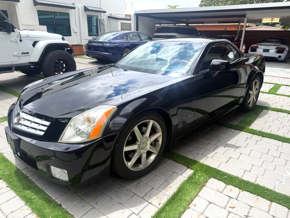 2006 Cadillac XLR - Image 11 of 21