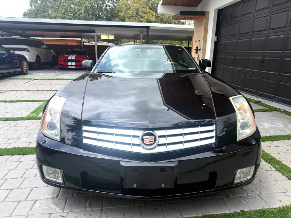 2006 Cadillac XLR - Image 10 of 21