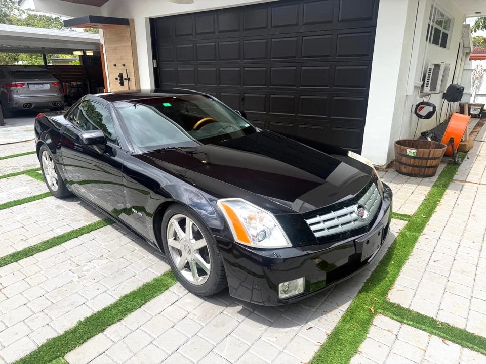 2006 Cadillac XLR - Image 9 of 21