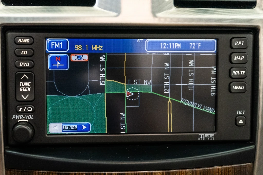 2006 Cadillac XLR-V - Image 16 of 21