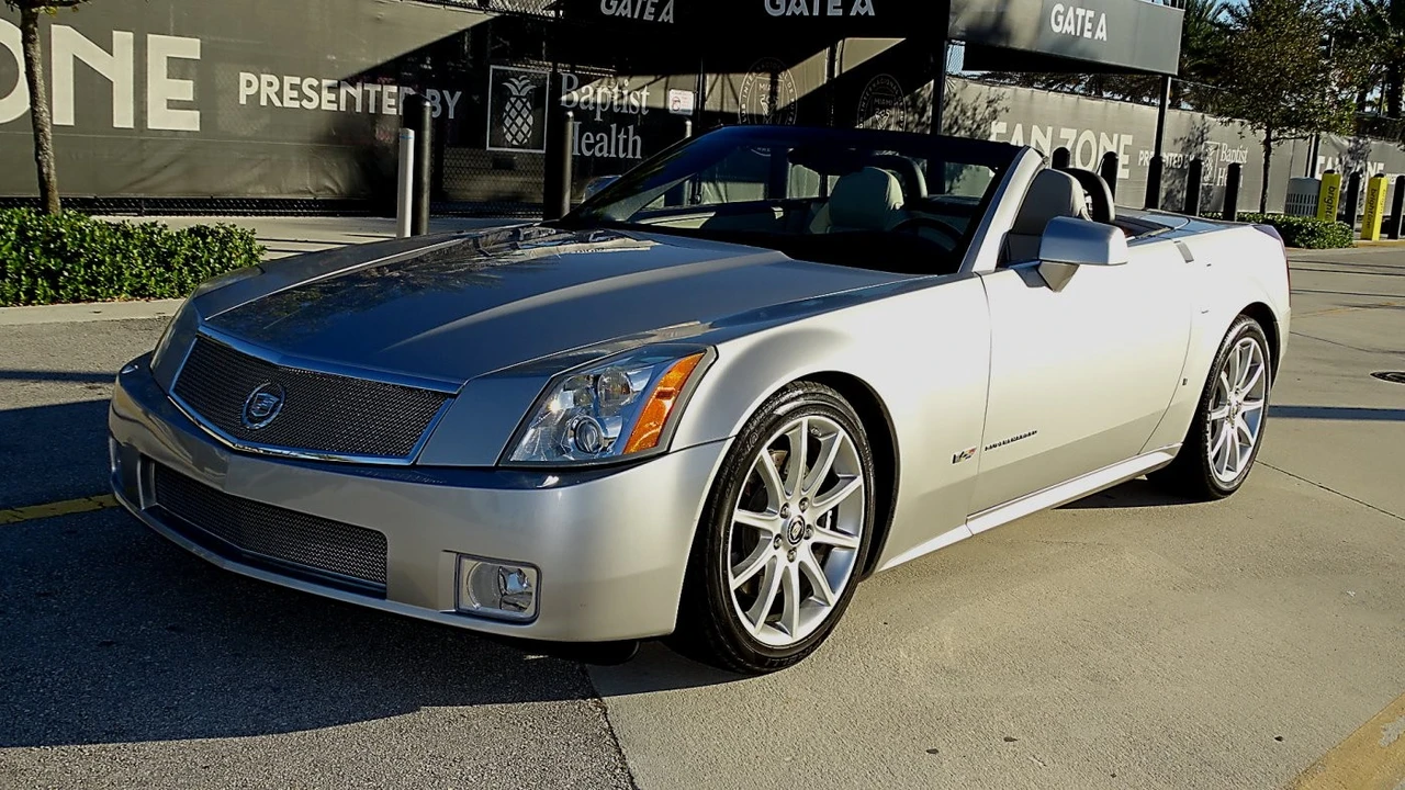 2006 Cadillac XLR-V - Image 6 of 21