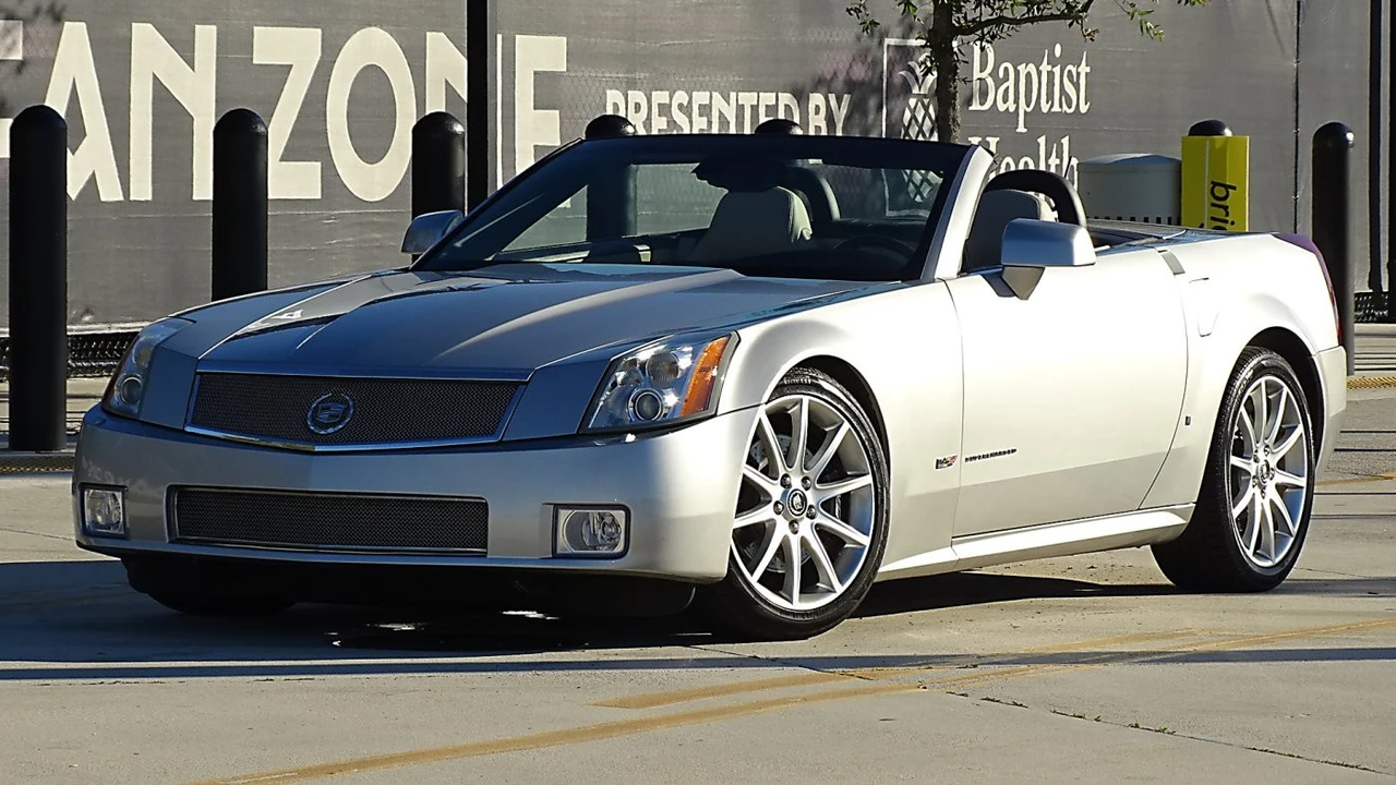 2006 Cadillac XLR-V - Image 17 of 21