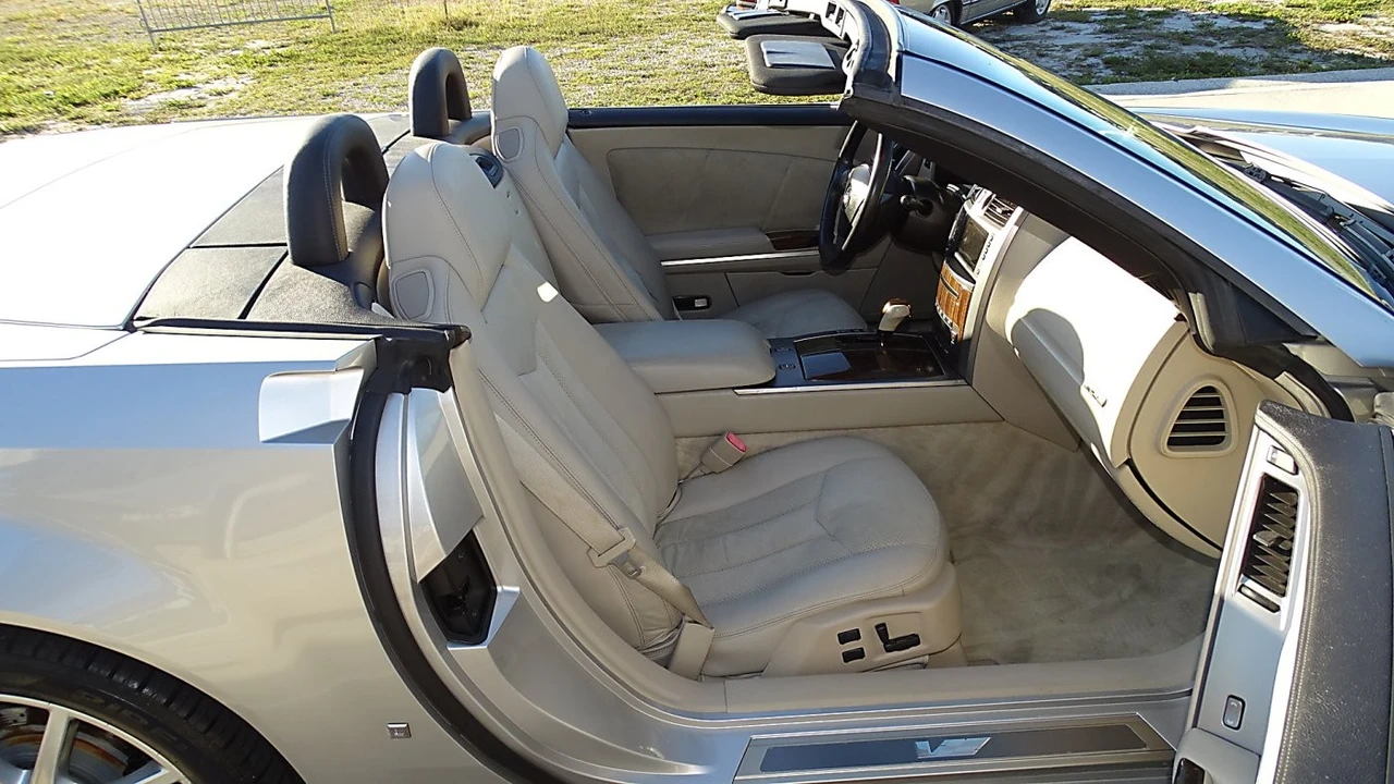 2006 Cadillac XLR-V - Image 20 of 21