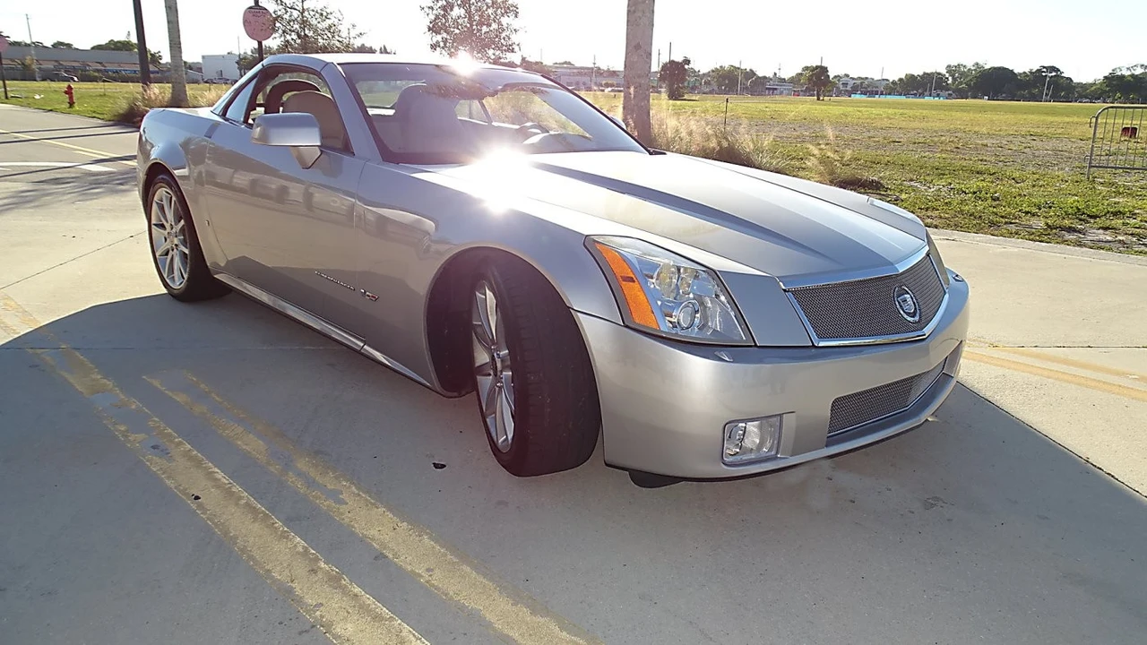 2006 Cadillac XLR-V - Image 8 of 21
