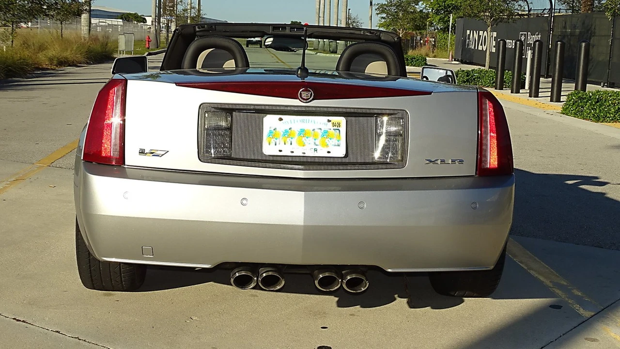 2006 Cadillac XLR-V - Image 12 of 21