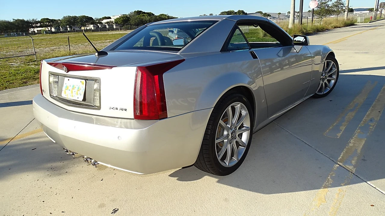 2006 Cadillac XLR-V - Image 5 of 21