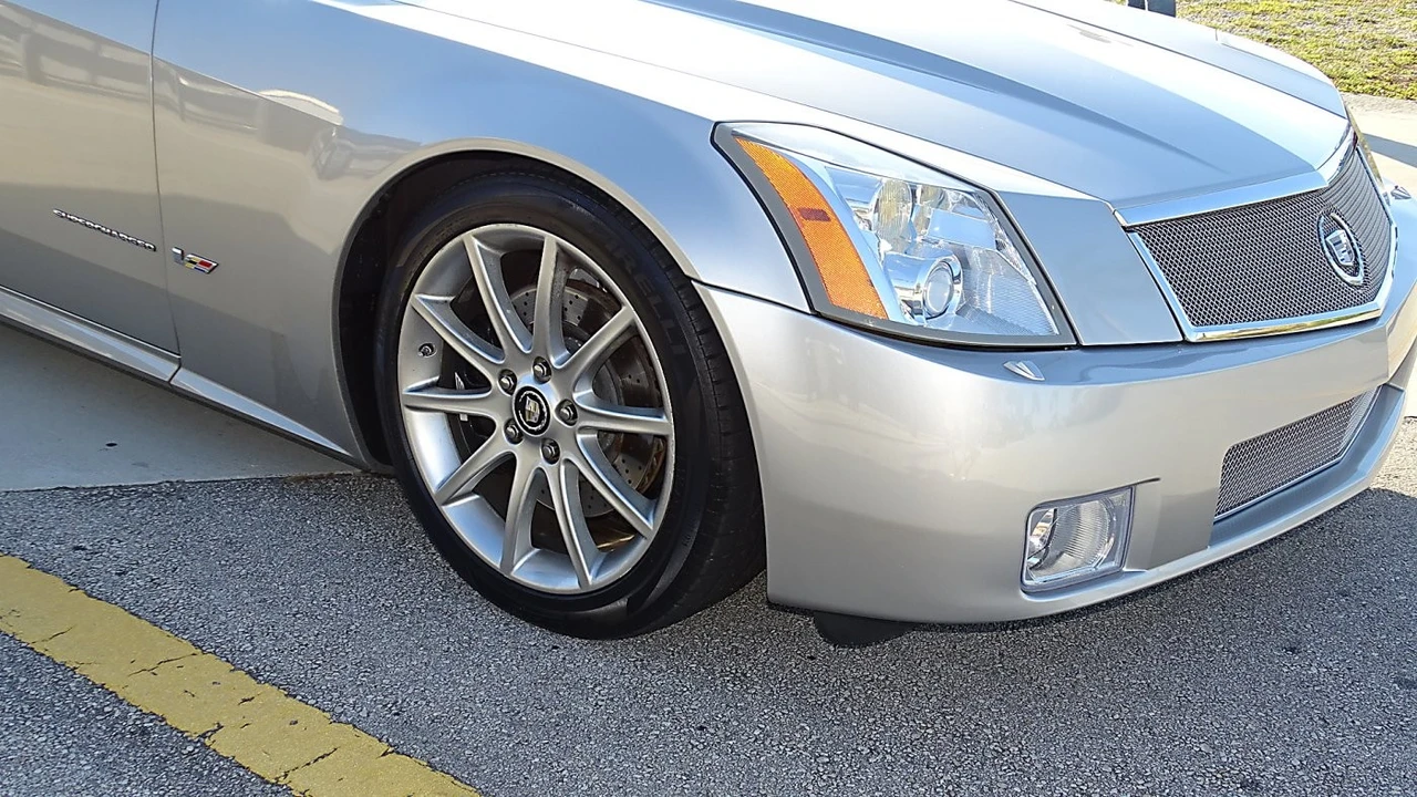 2006 Cadillac XLR-V - Image 14 of 21