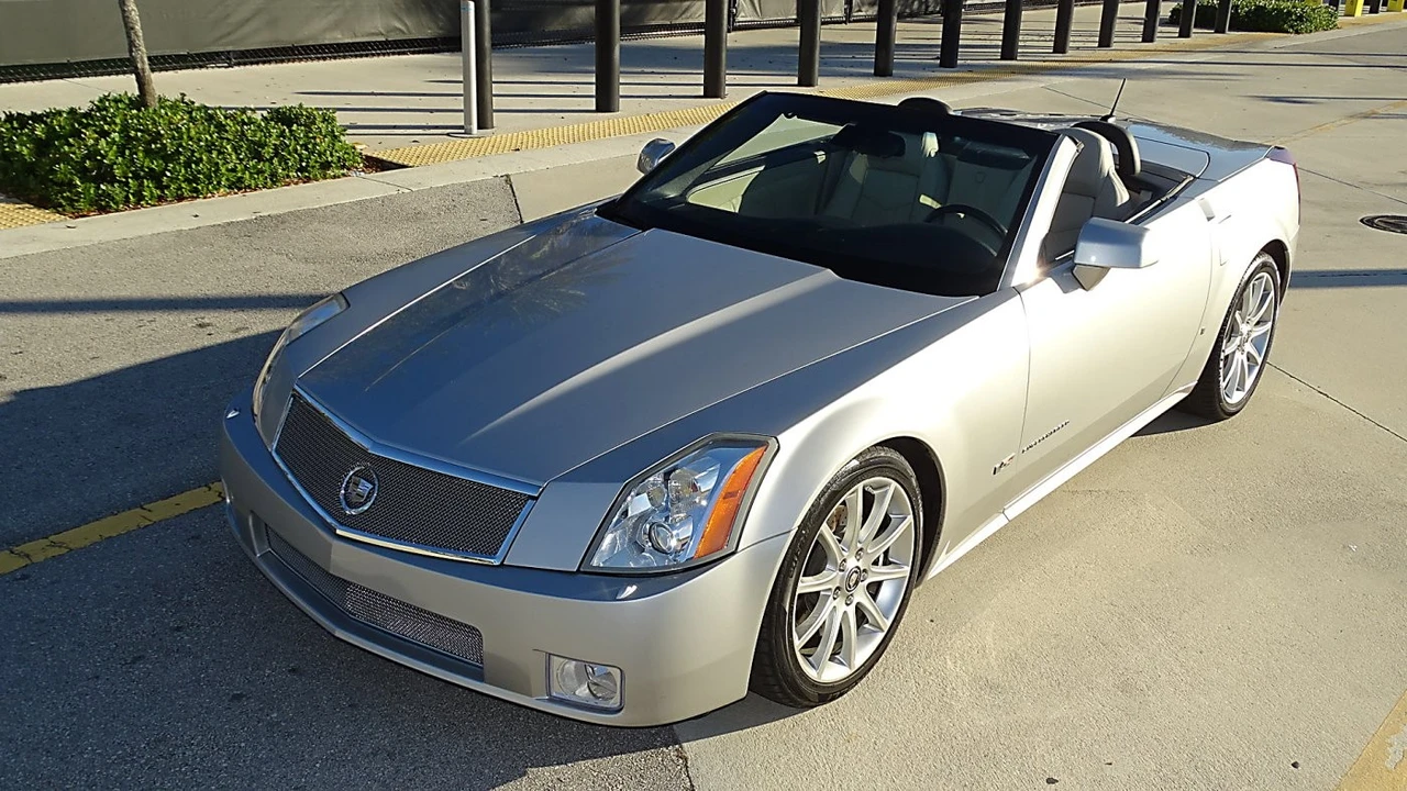 2006 Cadillac XLR-V - Image 7 of 21