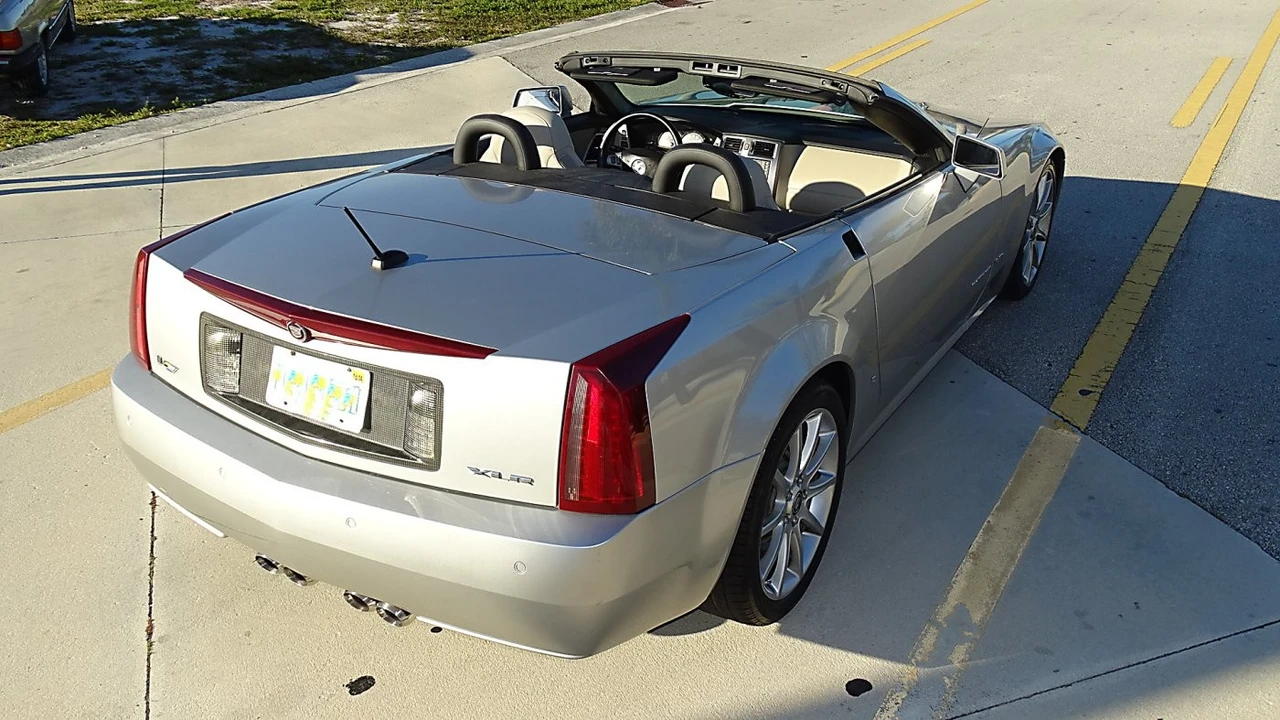2006 Cadillac XLR-V - Image 9 of 21