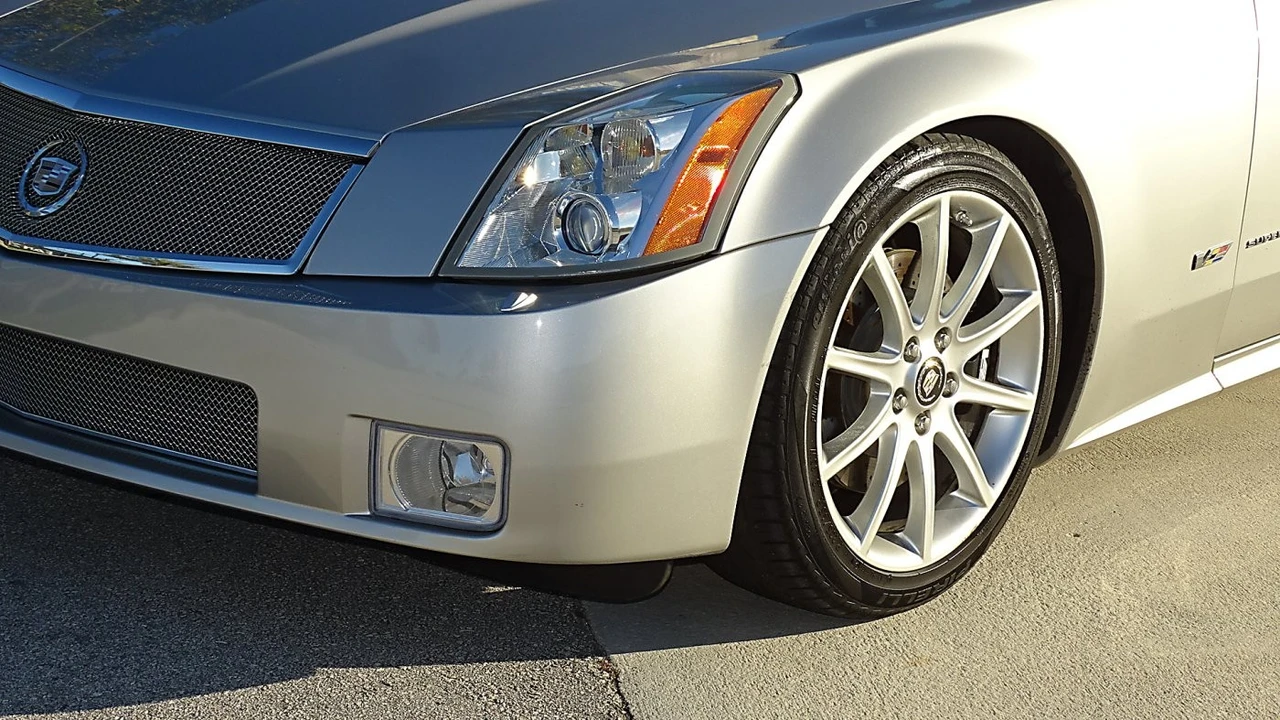 2006 Cadillac XLR-V - Image 13 of 21