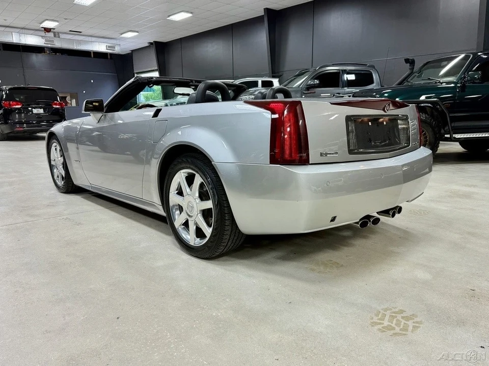 2006 Cadillac XLR - Image 3 of 12