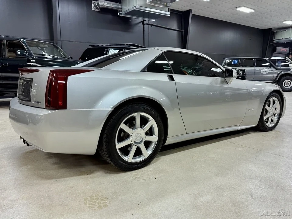2006 Cadillac XLR - Image 8 of 12