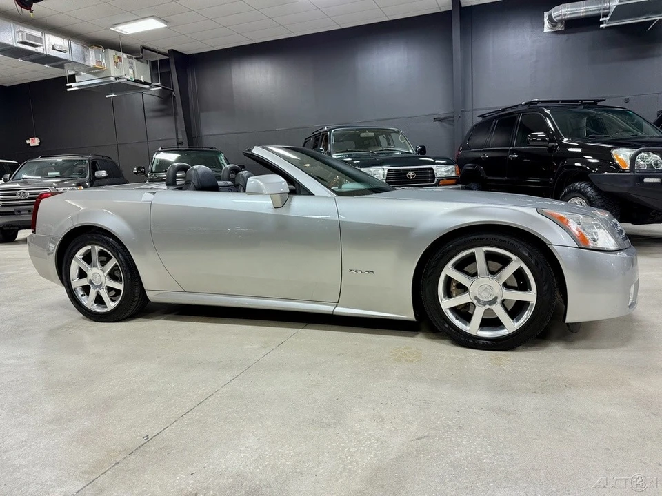 2006 Cadillac XLR - Image 6 of 12