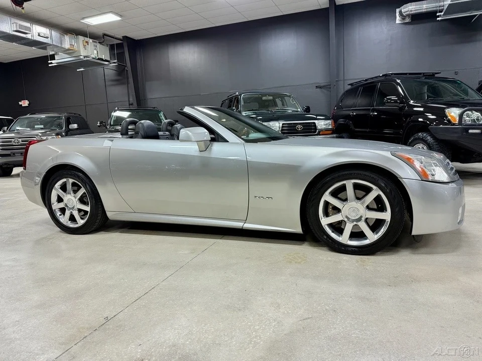 2006 Cadillac XLR - Image 5 of 12