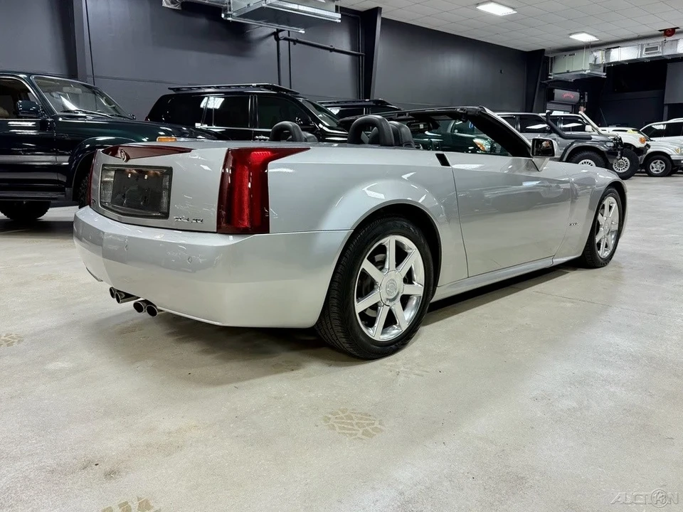 2006 Cadillac XLR - Image 4 of 12