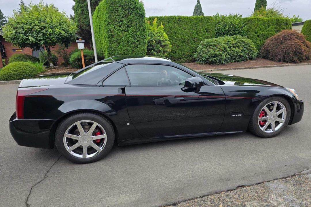 2006 Cadillac XLR - Image 3 of 31