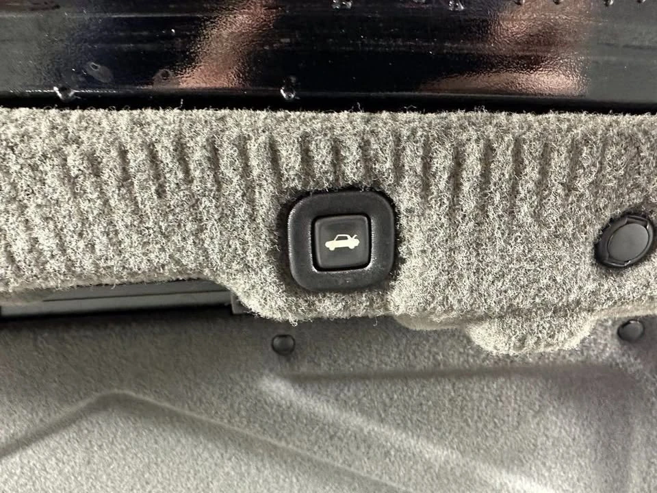 2006 Cadillac XLR-V - Image 8 of 20