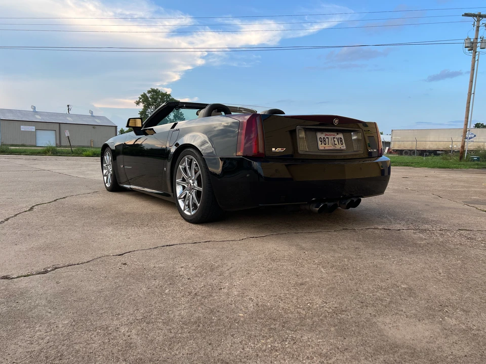 2006 Cadillac XLR-V - Image 15 of 31