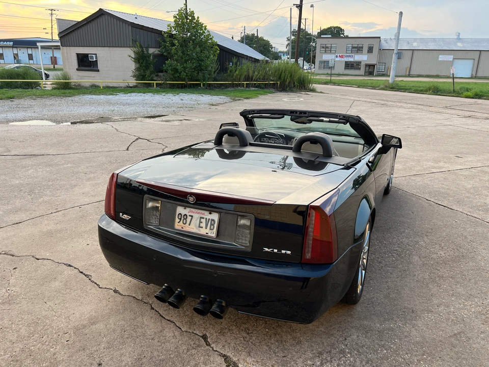 2006 Cadillac XLR-V - Image 18 of 31