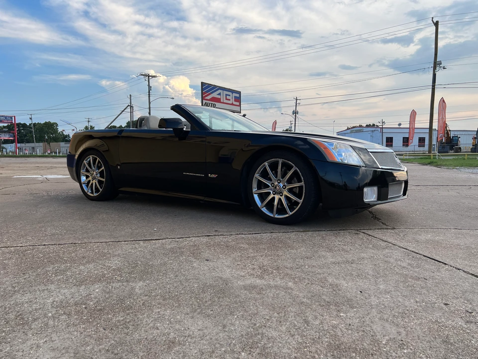 2006 Cadillac XLR-V - Image 24 of 31
