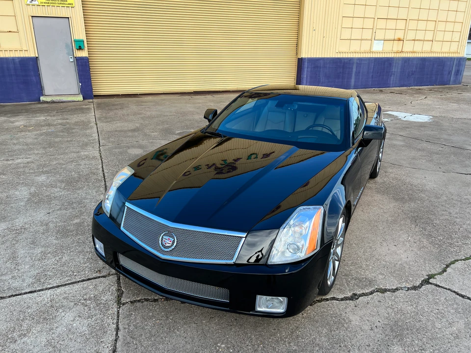 2006 Cadillac XLR-V - Image 29 of 31