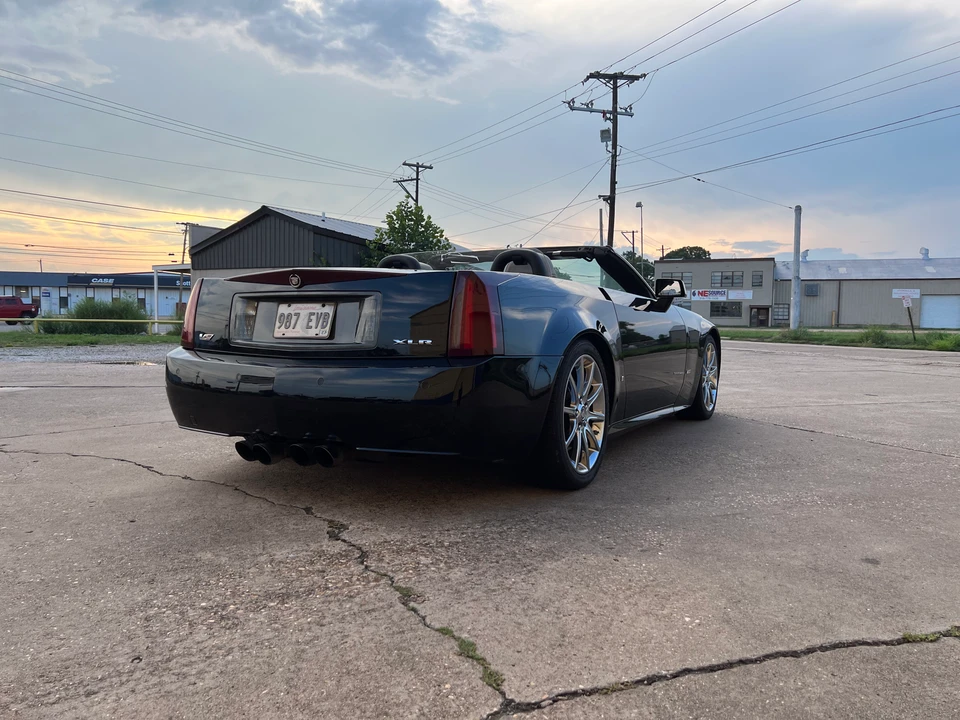 2006 Cadillac XLR-V - Image 19 of 31