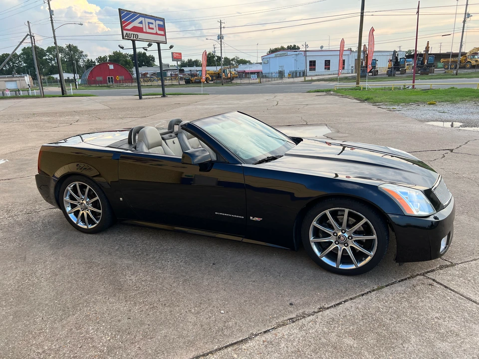 2006 Cadillac XLR-V - Image 23 of 31