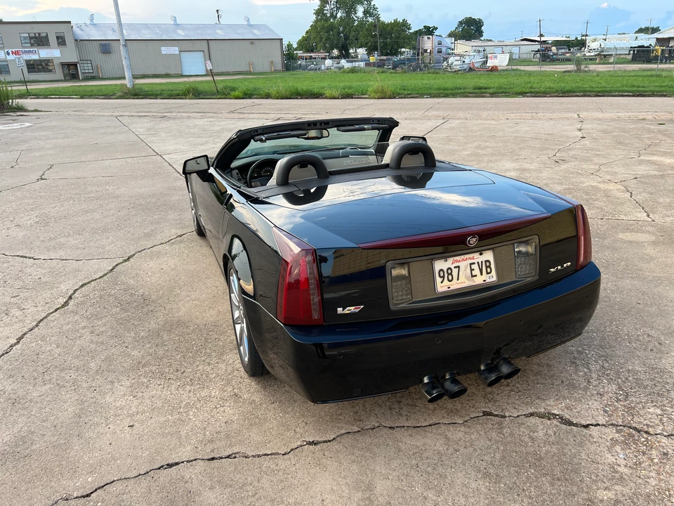 2006 Cadillac XLR-V - Image 16 of 31
