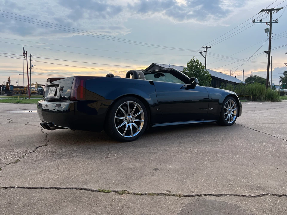 2006 Cadillac XLR-V - Image 20 of 31