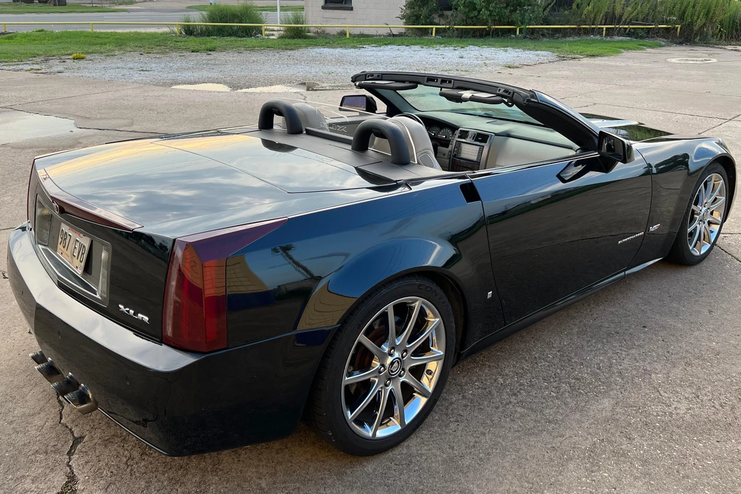 2006 Cadillac XLR-V - Image 4 of 31