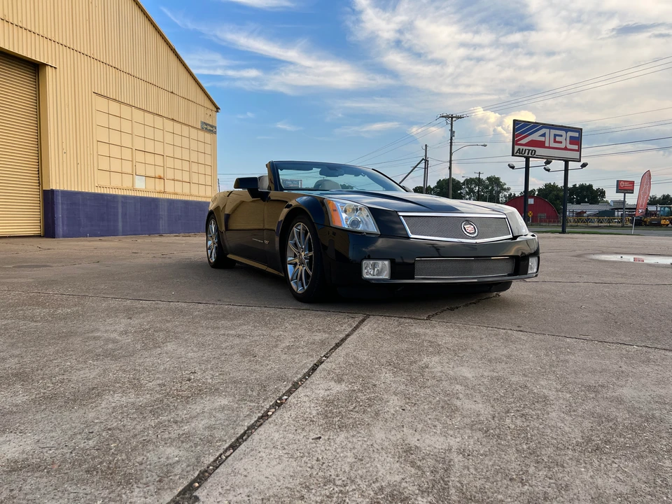 2006 Cadillac XLR-V - Image 26 of 31