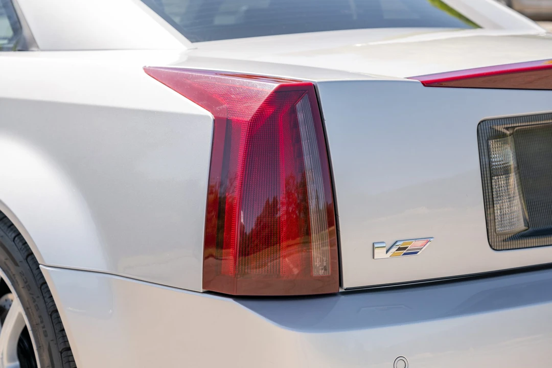2006 Cadillac XLR-V - Image 27 of 31
