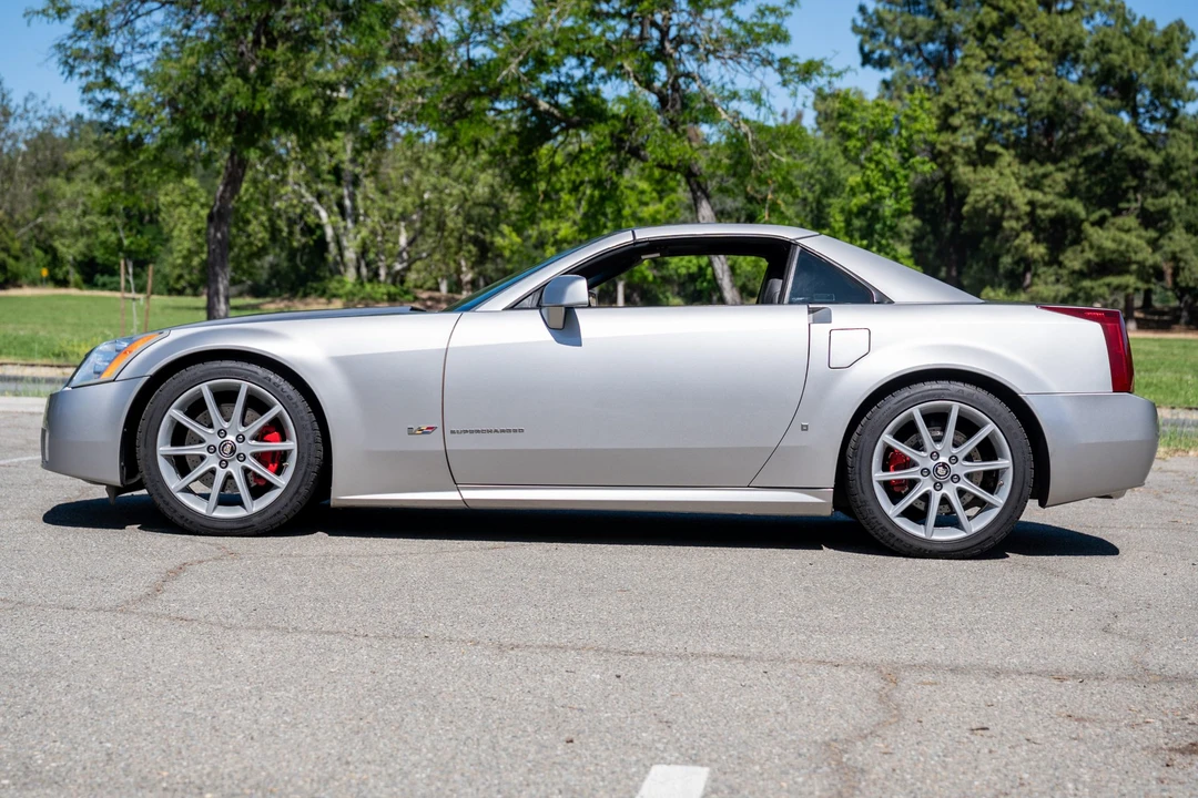 2006 Cadillac XLR-V - Image 3 of 31