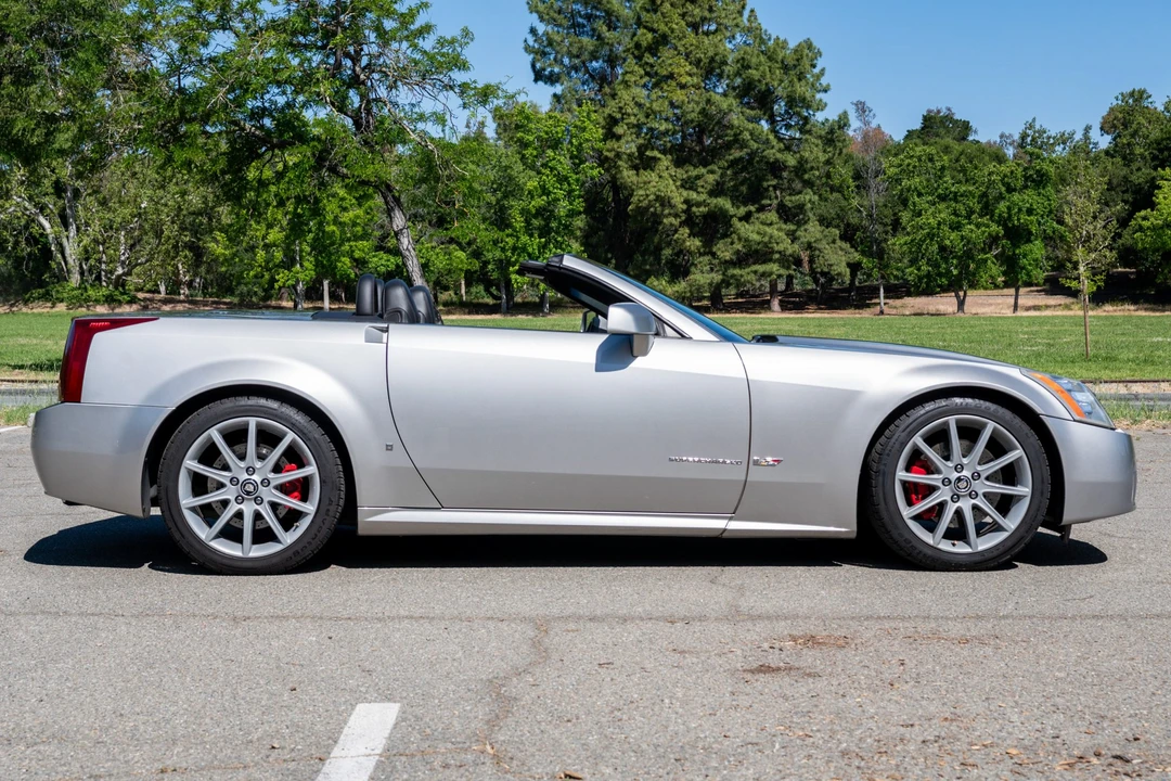 2006 Cadillac XLR-V - Image 15 of 31