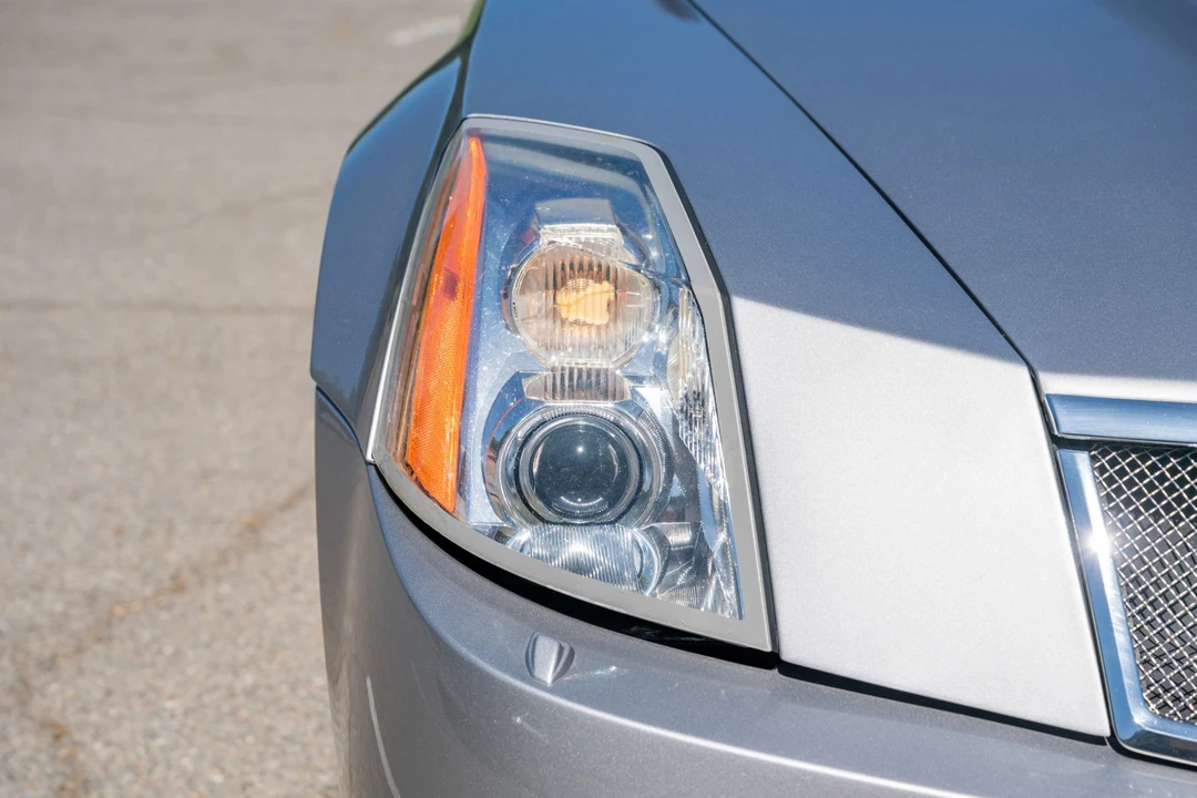 2006 Cadillac XLR-V - Image 18 of 31