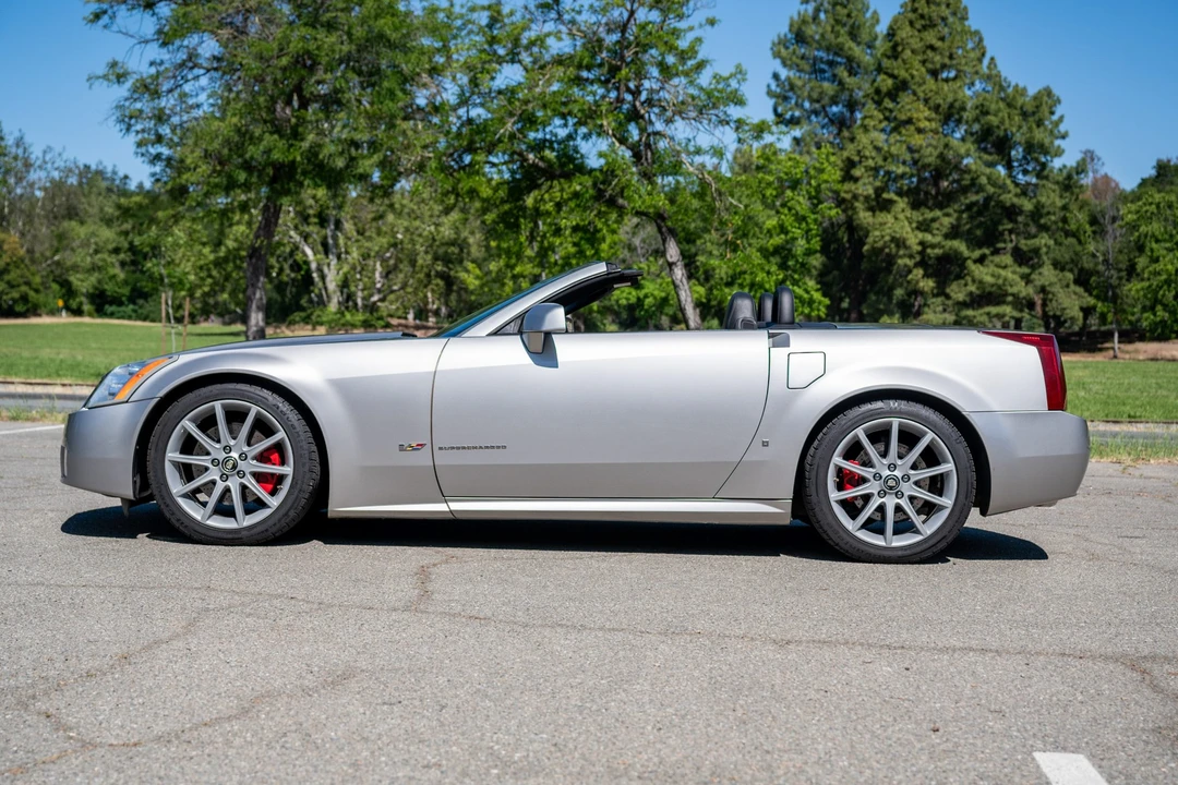 2006 Cadillac XLR-V - Image 11 of 31