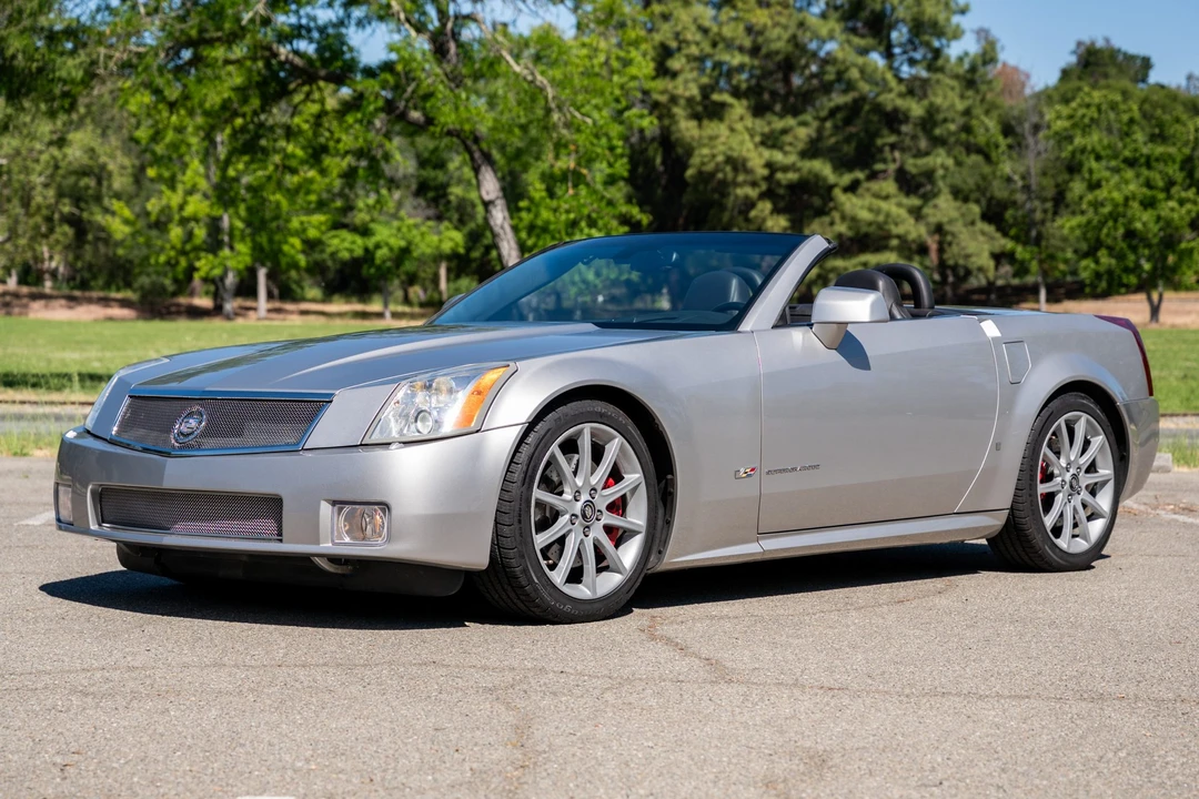 2006 Cadillac XLR-V - Image 10 of 31