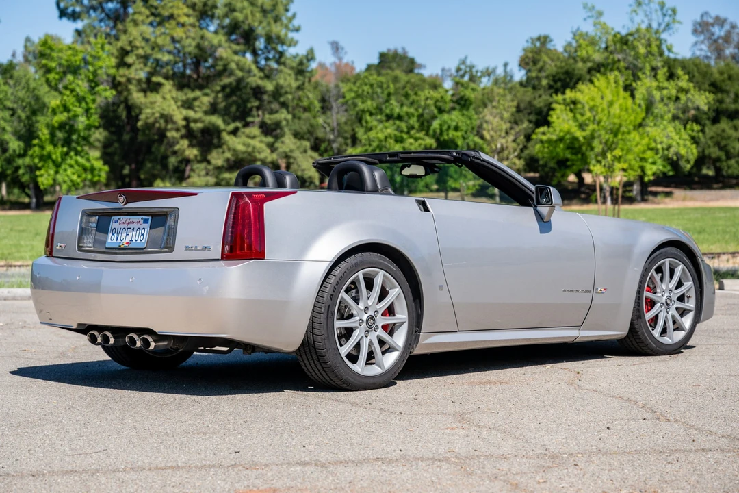 2006 Cadillac XLR-V - Image 14 of 31